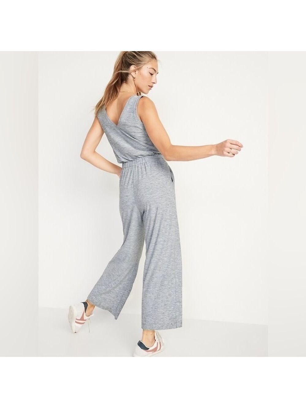 Old Navy Breathe On V-Neck Wide-Leg Grey Small